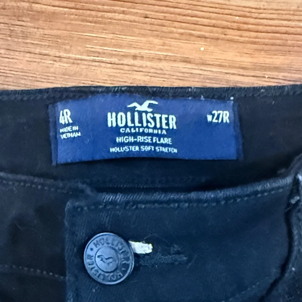 Hollister Black High-Rise Flare Jeans - Picture 2 of 2